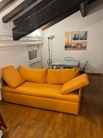 La Mansarda In Centro Apartment